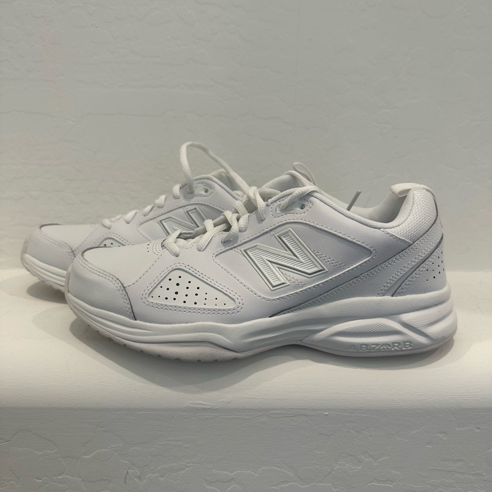 New Balance Women's 623 V3 Casual Comfort Cross Trainer size 9